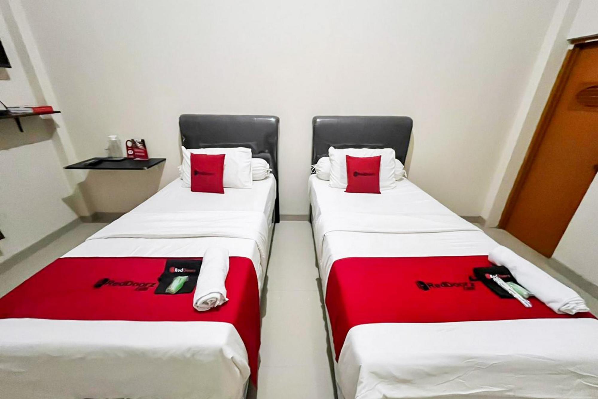 Reddoorz Syariah Near Rsud Dr Hm Rabain Hotel Muaraenim Eksteriør billede